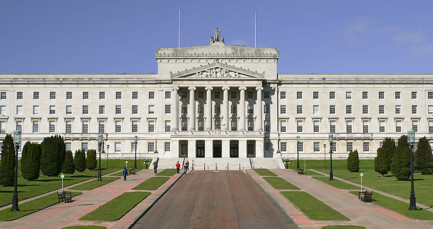 Power-sharing talks resume in Northern Ireland